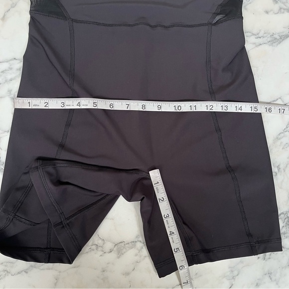 Old Navy Active PowerSoft Long-Sleeve Bodysuit Black Mesh Panels Size Medium - Picture 8 of 12